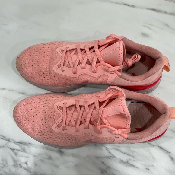 Nike Odyssey react shoe - Picture 5 of 8